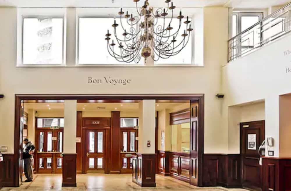 Royal Maritime Hotel Портсмът Екстериор снимка