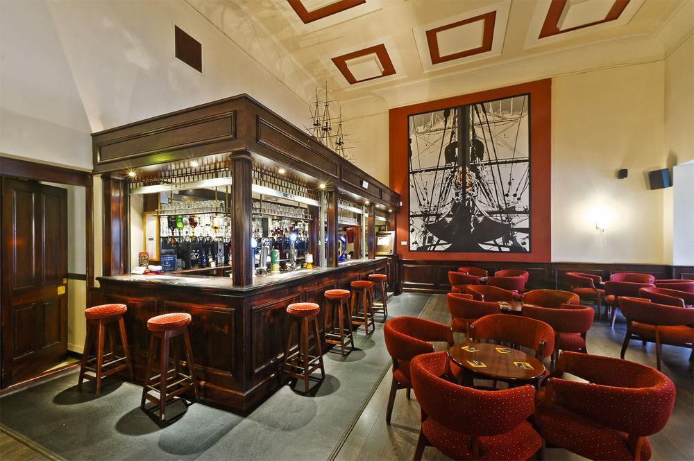 Royal Maritime Hotel Портсмът Екстериор снимка